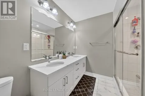 2835 Foxden Square Pickering ON L1X 0N9