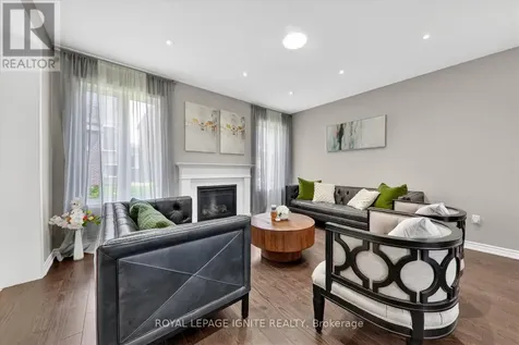 2835 Foxden Square Pickering ON L1X 0N9