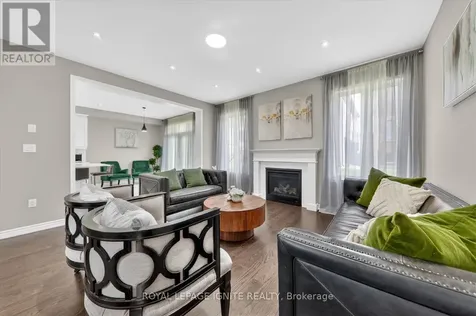 2835 Foxden Square Pickering ON L1X 0N9