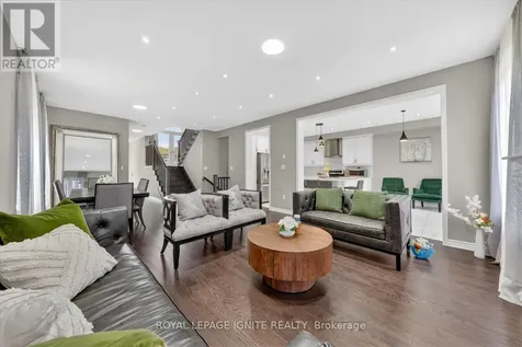 2835 Foxden Square Pickering ON L1X 0N9