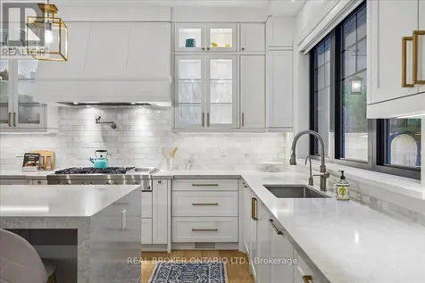 1445 Skyline Drive Mississauga (lakeview) ON L5E 2W3