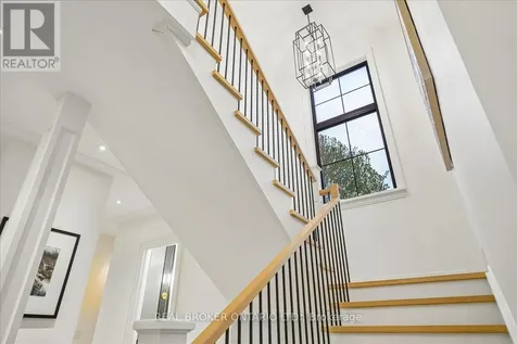 1445 Skyline Drive Mississauga (lakeview) ON L5E 2W3
