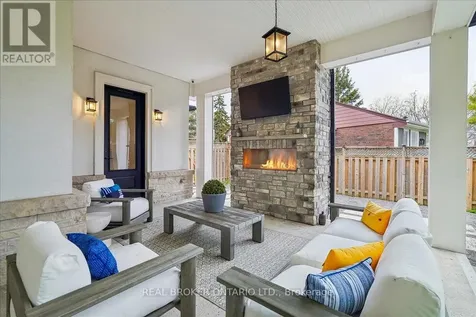 1445 Skyline Drive Mississauga (lakeview) ON L5E 2W3