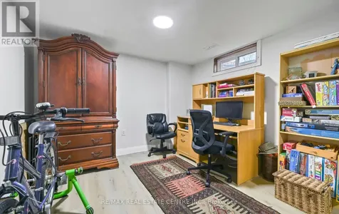 84 Viscount Road Brantford ON N3P 1Y7