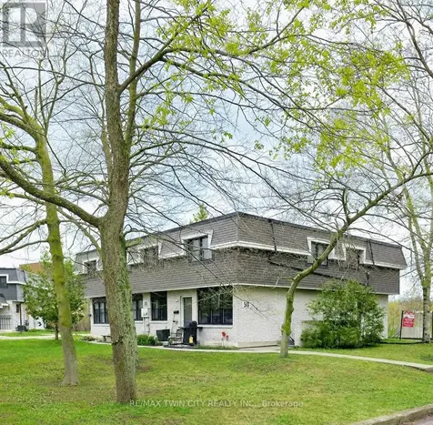 513 Quiet Place Waterloo ON N2L 5L6