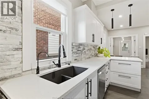 1220 Gladstone Windsor ON N8X 3H3