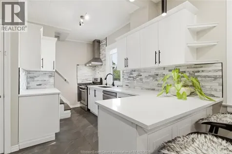 1220 Gladstone Windsor ON N8X 3H3