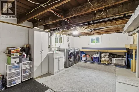 1220 Gladstone Windsor ON N8X 3H3