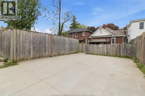 1220 Gladstone Windsor ON N8X 3H3