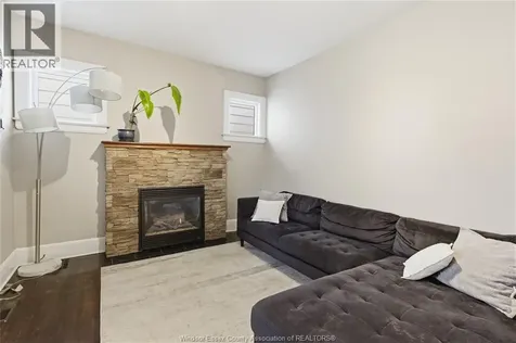 1220 Gladstone Windsor ON N8X 3H3