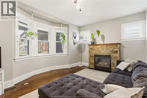 1220 Gladstone Windsor ON N8X 3H3