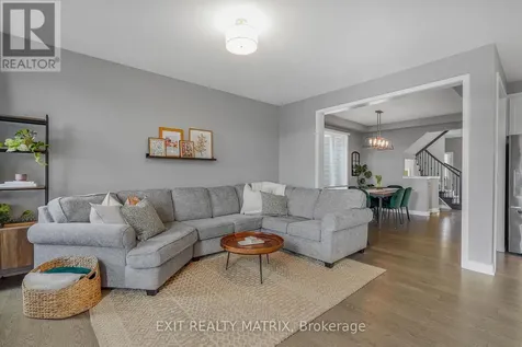 319 Sweetclover Way Ottawa ON K4A 1E5