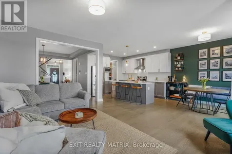 319 Sweetclover Way Ottawa ON K4A 1E5