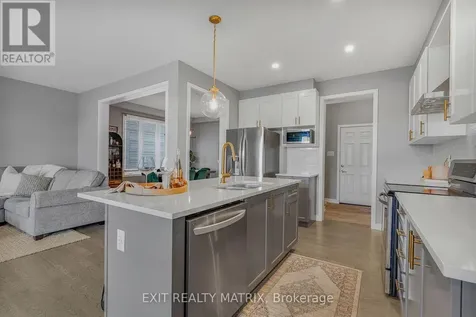 319 Sweetclover Way Ottawa ON K4A 1E5