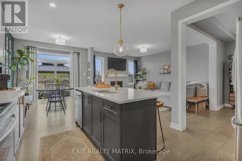 319 Sweetclover Way Ottawa ON K4A 1E5
