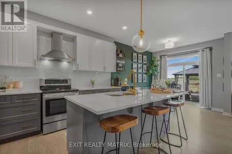 319 Sweetclover Way Ottawa ON K4A 1E5