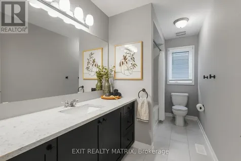 319 Sweetclover Way Ottawa ON K4A 1E5