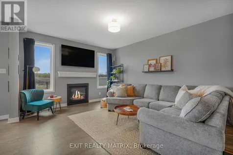 319 Sweetclover Way Ottawa ON K4A 1E5