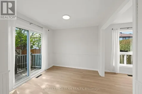 93 Hewitt Way Ottawa ON K2L 3R3