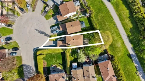 93 Hewitt Way Ottawa ON K2L 3R3