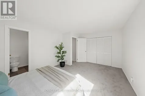 93 Hewitt Way Ottawa ON K2L 3R3