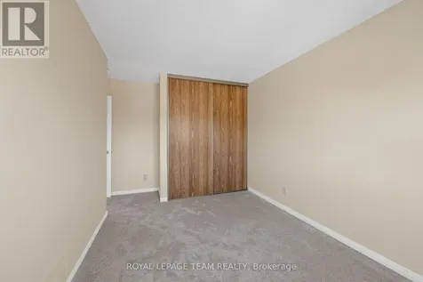 93 Hewitt Way Ottawa ON K2L 3R3