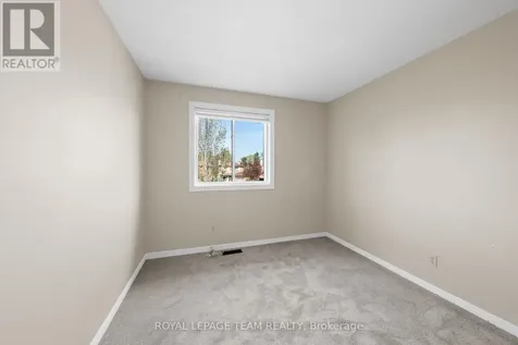 93 Hewitt Way Ottawa ON K2L 3R3