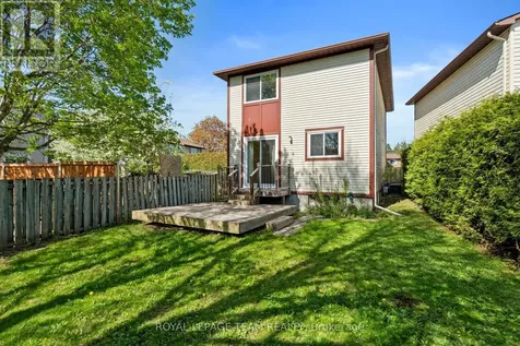 93 Hewitt Way Ottawa ON K2L 3R3