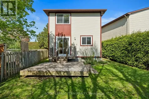 93 Hewitt Way Ottawa ON K2L 3R3