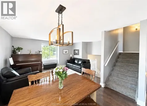 457 Mcnaughton Avenue East Chatham ON N7L 2H2