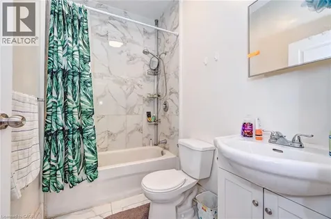 13 Ainslie Street Cambridge ON N1R 3J3