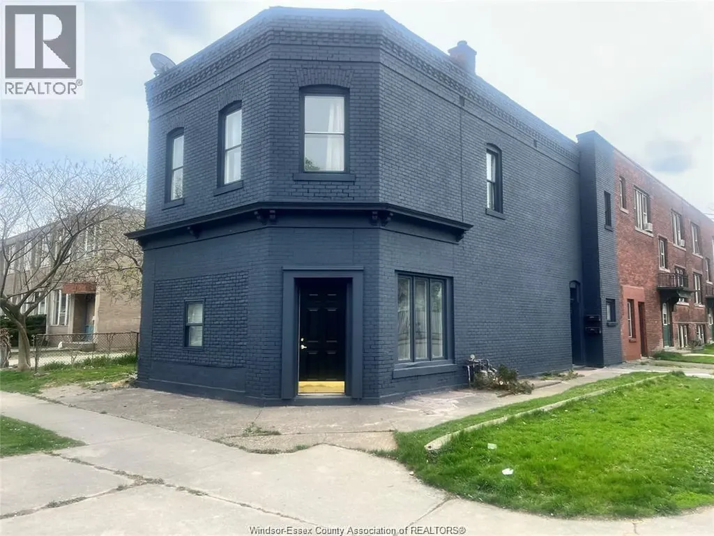 701 Marentette Windsor ON N9A 1Z5