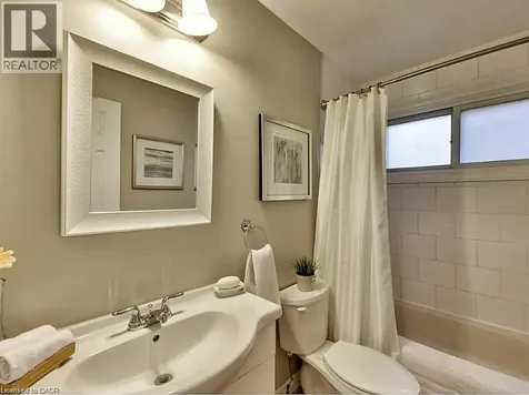 96 Manning Avenue Hamilton ON L9A 3E9