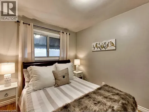 96 Manning Avenue Hamilton ON L9A 3E9