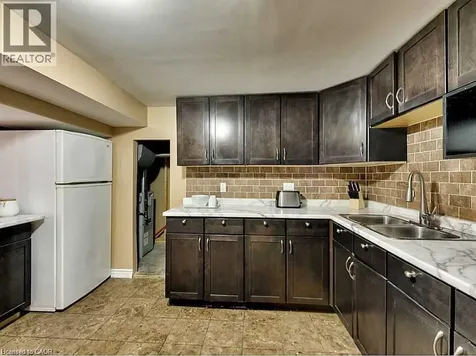 96 Manning Avenue Hamilton ON L9A 3E9