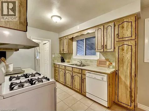 96 Manning Avenue Hamilton ON L9A 3E9
