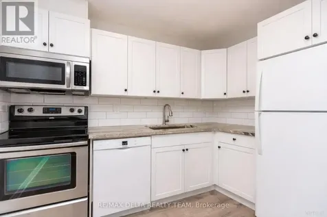 323 Monica Crescent Ottawa ON K1E 3N6