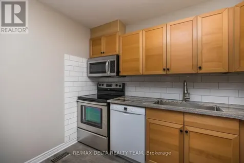 323 Monica Crescent Ottawa ON K1E 3N6