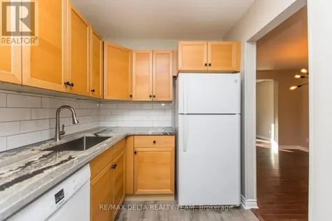 323 Monica Crescent Ottawa ON K1E 3N6