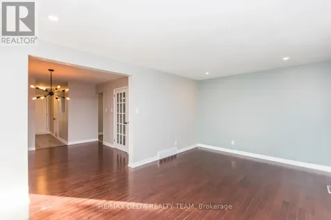323 Monica Crescent Ottawa ON K1E 3N6