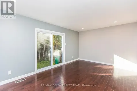 323 Monica Crescent Ottawa ON K1E 3N6