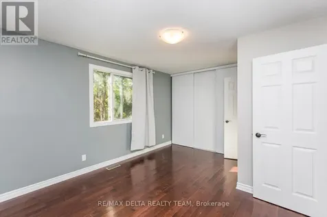 323 Monica Crescent Ottawa ON K1E 3N6