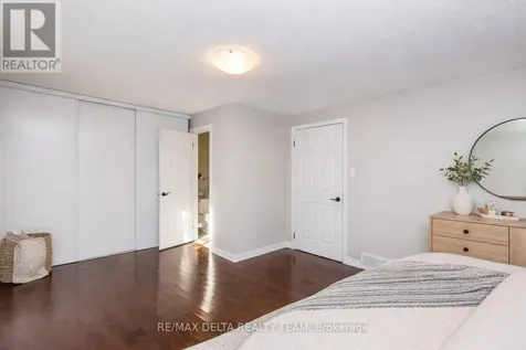 323 Monica Crescent Ottawa ON K1E 3N6