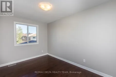 323 Monica Crescent Ottawa ON K1E 3N6