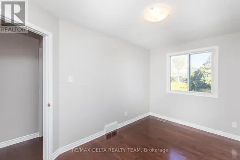 323 Monica Crescent Ottawa ON K1E 3N6