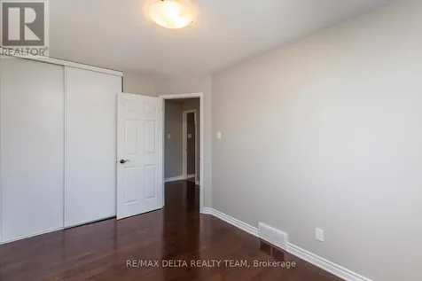 323 Monica Crescent Ottawa ON K1E 3N6