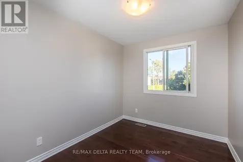323 Monica Crescent Ottawa ON K1E 3N6