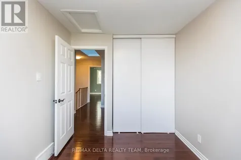 323 Monica Crescent Ottawa ON K1E 3N6