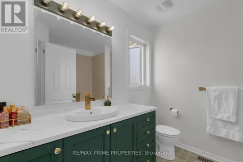 103 Freeport Drive Ottawa ON K2M 0A8