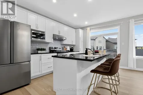 408 Gidran Circle Ottawa ON K2V 0P5